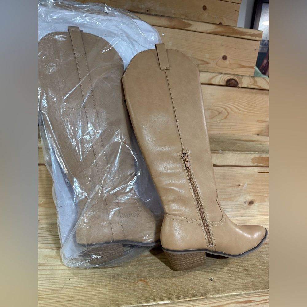NWT - Cowboy Boots Women's Tall Tan Western Knee-High - Brown / square heel